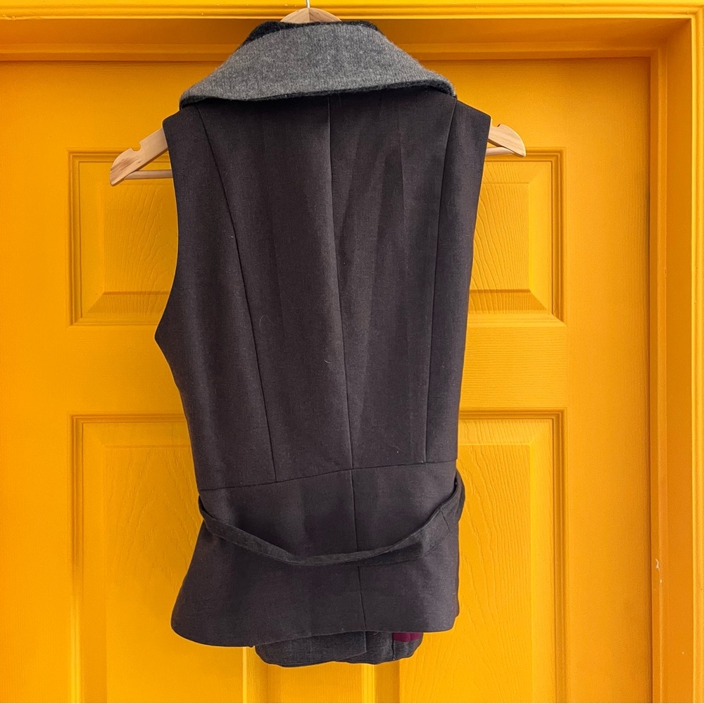 Preloved Made in Canada Black and Gray Vest with Plaid Collar - Picture 6 of 8